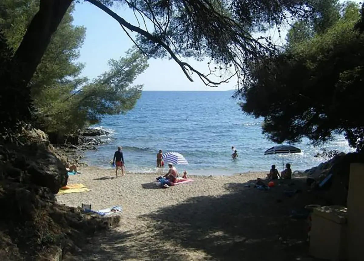 Studio 24M2 - Parking - Clim - Piscine - Plage 50M Roquebrune-sur-Argens 0*,  France